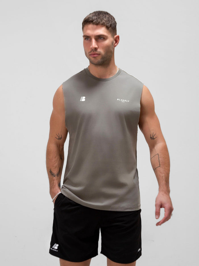 Apex Pro Sleeveless Vest - Safarigrün