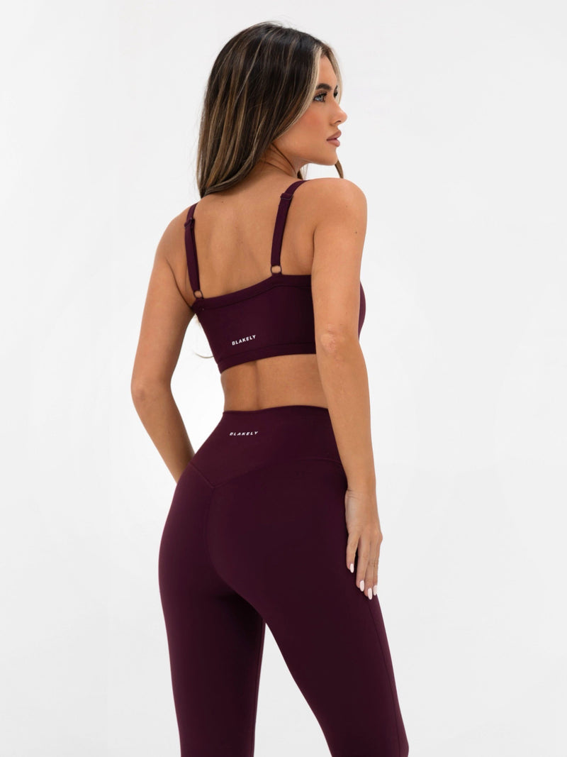 Ultimate Sports Bra - Dunkle Kirsche