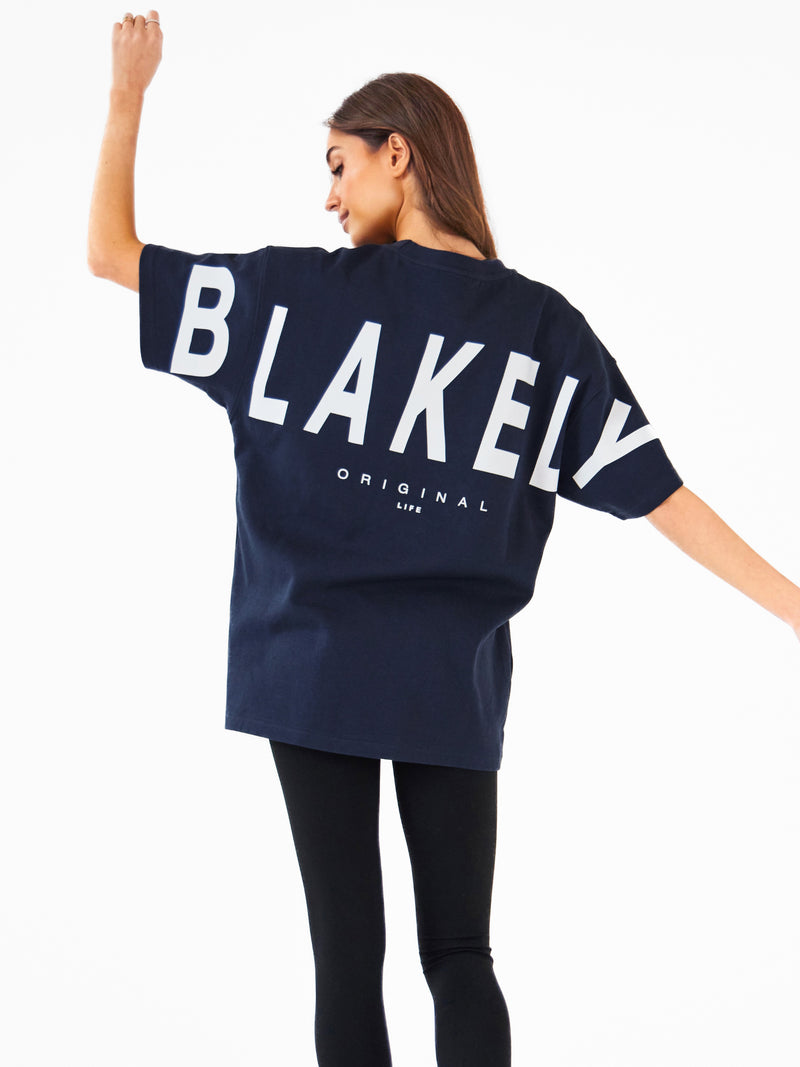 Isabel Oversized T-Shirt - Weiches Marineblau