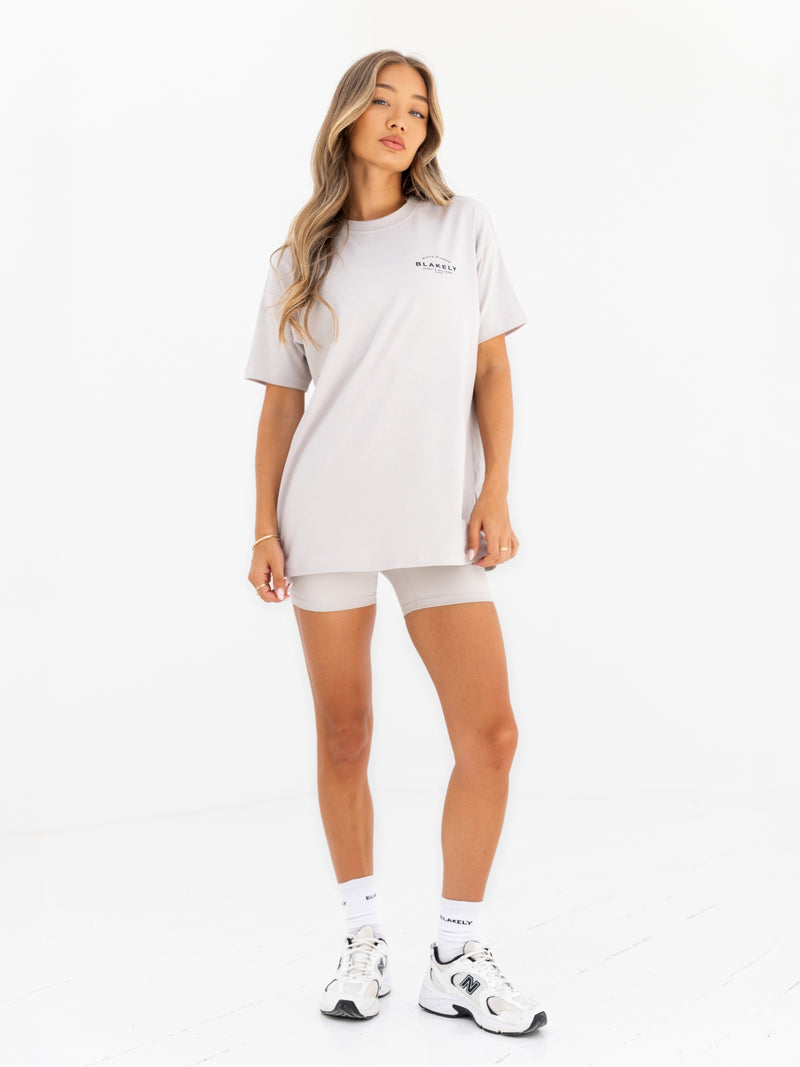 Curved Active Studios Oversized T-Shirt - Elfenbein