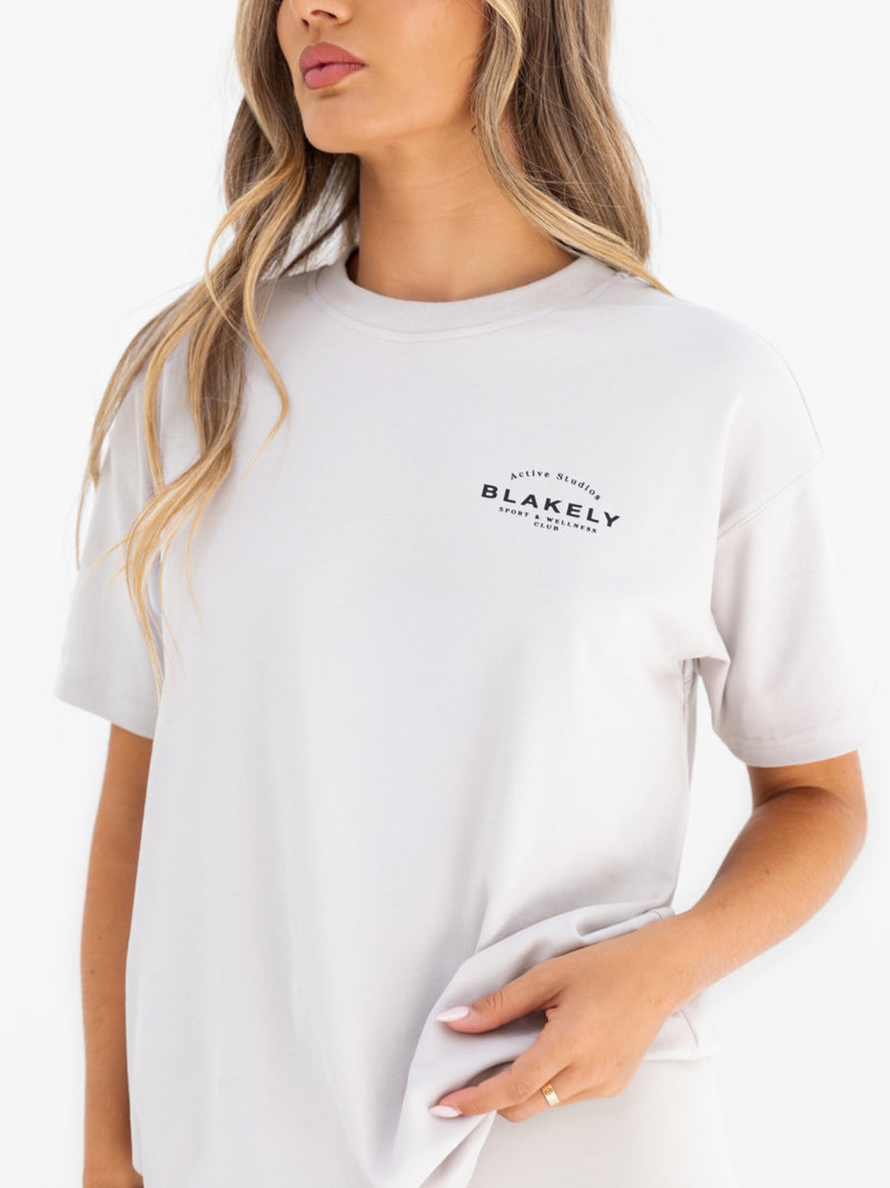 Curved Active Studios Oversized T-Shirt - Elfenbein