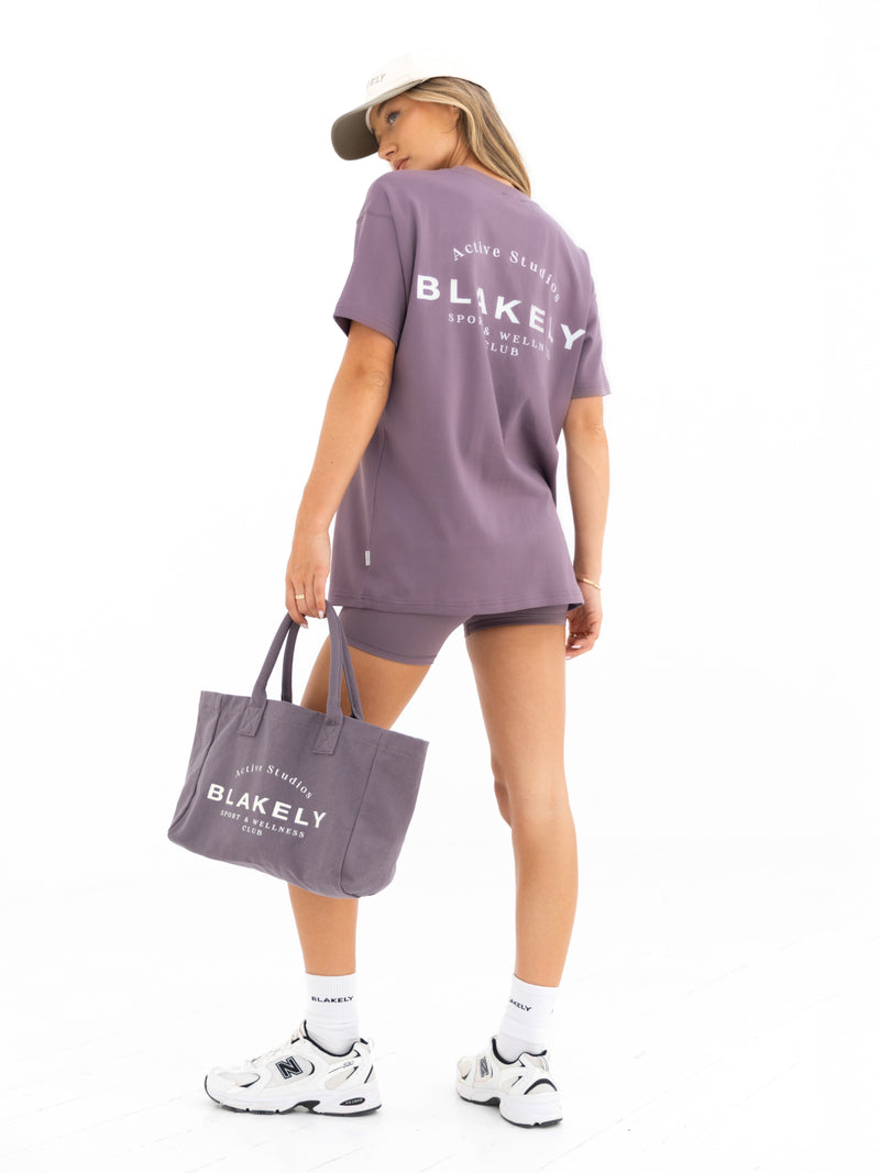 Curved Active Studios Oversized T-Shirt - Traube