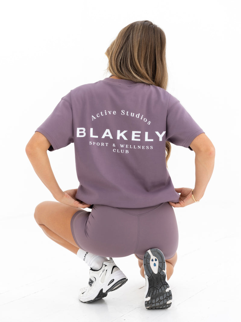Curved Active Studios Oversized T-Shirt - Traube