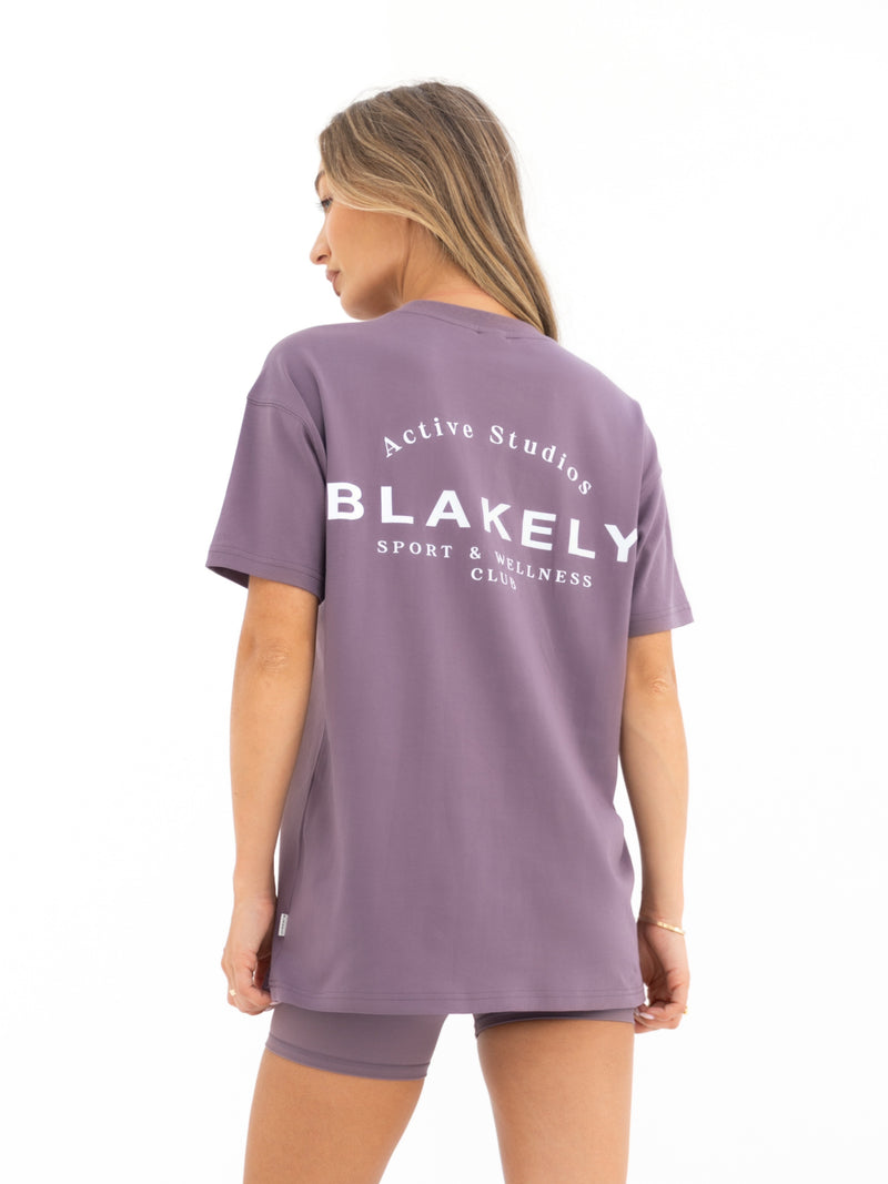 Curved Active Studios Oversized T-Shirt - Traube