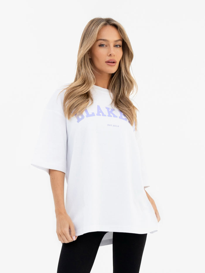 Varsity Ultra Oversized T-Shirt - Weiß & Helllila