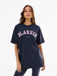 Varsity Oversized T-Shirt - Echtes Marineblau und Vintage-Rosa