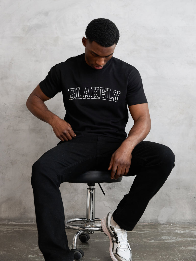 Outline Varsity Relaxed T-Shirt - Schwarz