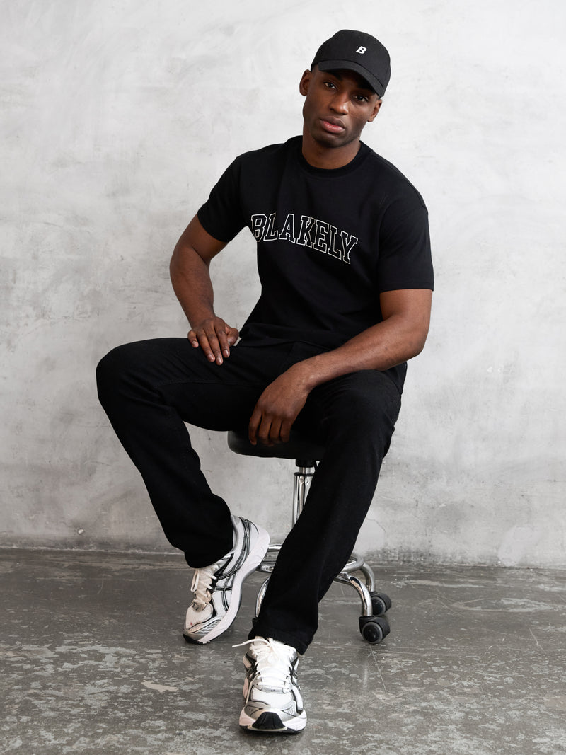 Outline Varsity Relaxed T-Shirt - Schwarz