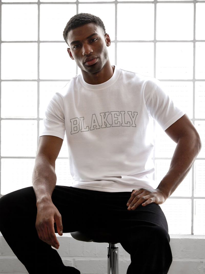Outline Varsity Relaxed T-Shirt - Weiß & Mineralblau