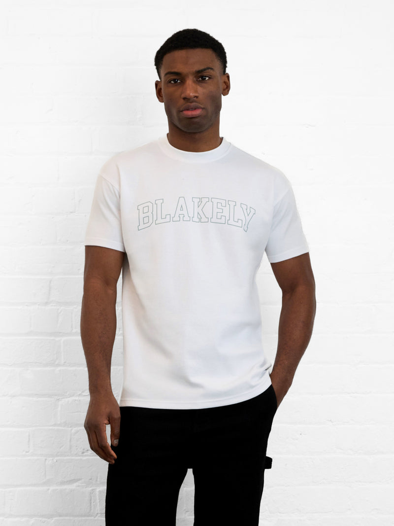 Outline Varsity Relaxed T-Shirt - Weiß & Mineralblau