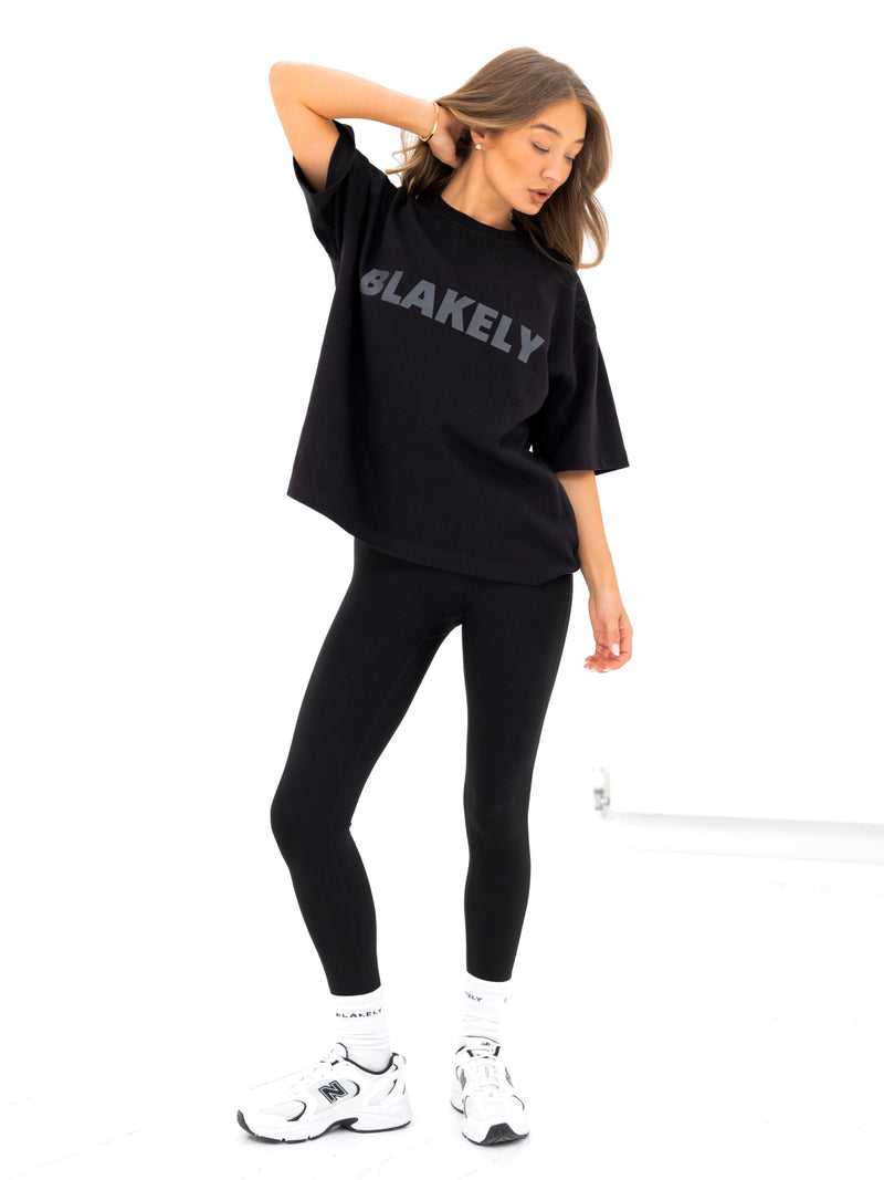 Studio Ultra Oversized T-Shirt - Tonales Schwarz