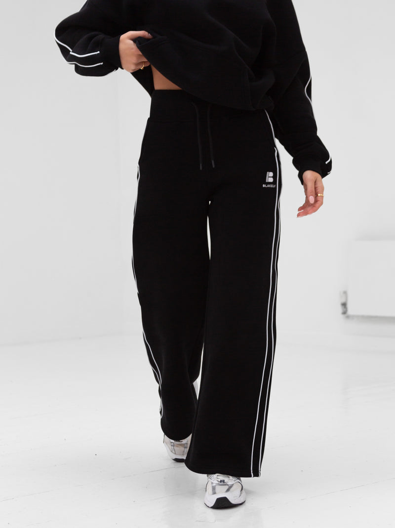 Apex Wide Leg Sweatpants - Black