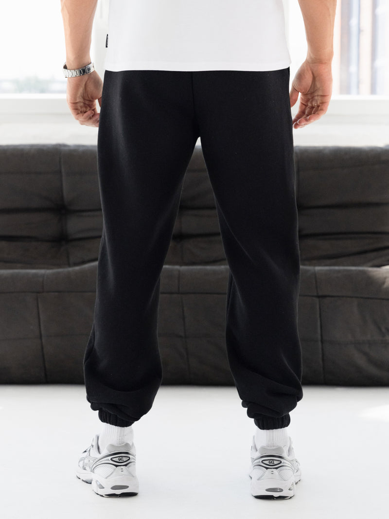 Blakely Basic Relaxed Cuffed Sweatpants - Black