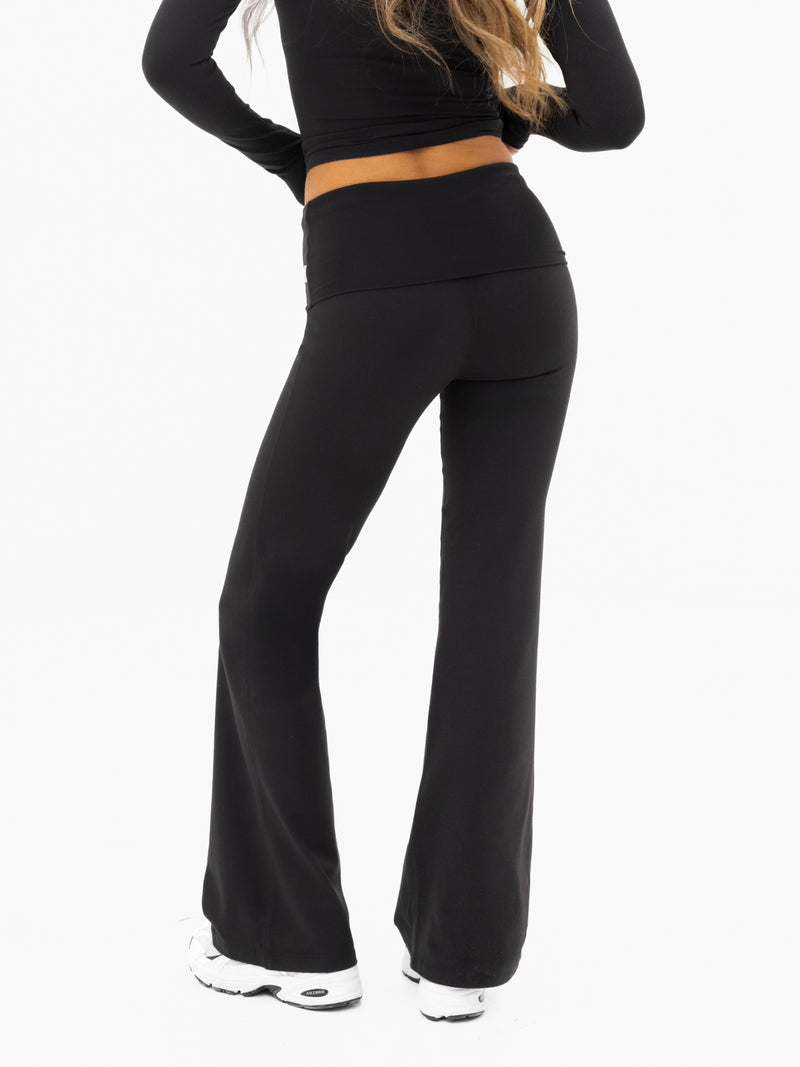 Ultimate Soft Lifestyle Flares – Schwarz