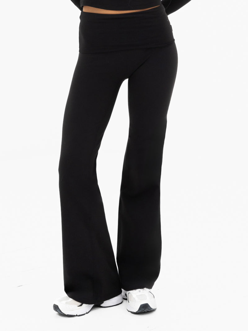 Ultimate Soft Lifestyle Flares – Schwarz
