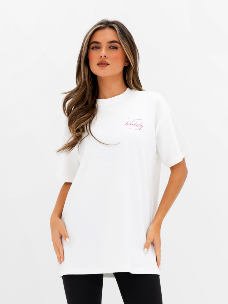 Georgia Oversized Script T-Shirt - Flaches Weiß