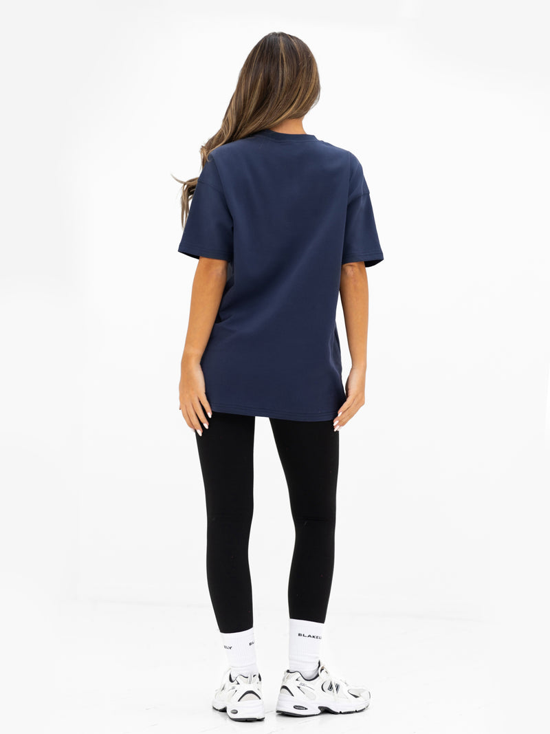 Georgia Oversized Script T-Shirt - Echtes Marineblau