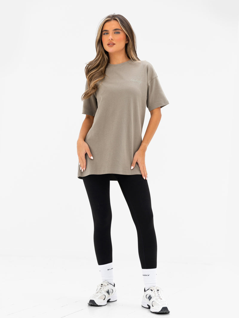 Georgia Oversized Script T-Shirt - Safarigrün