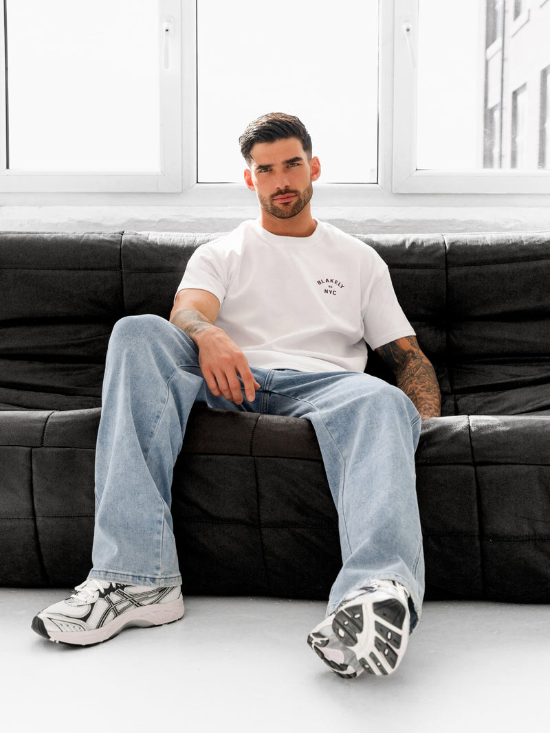 NYC Relaxed T-Shirt - Weiß und dunkles Burgunderrot