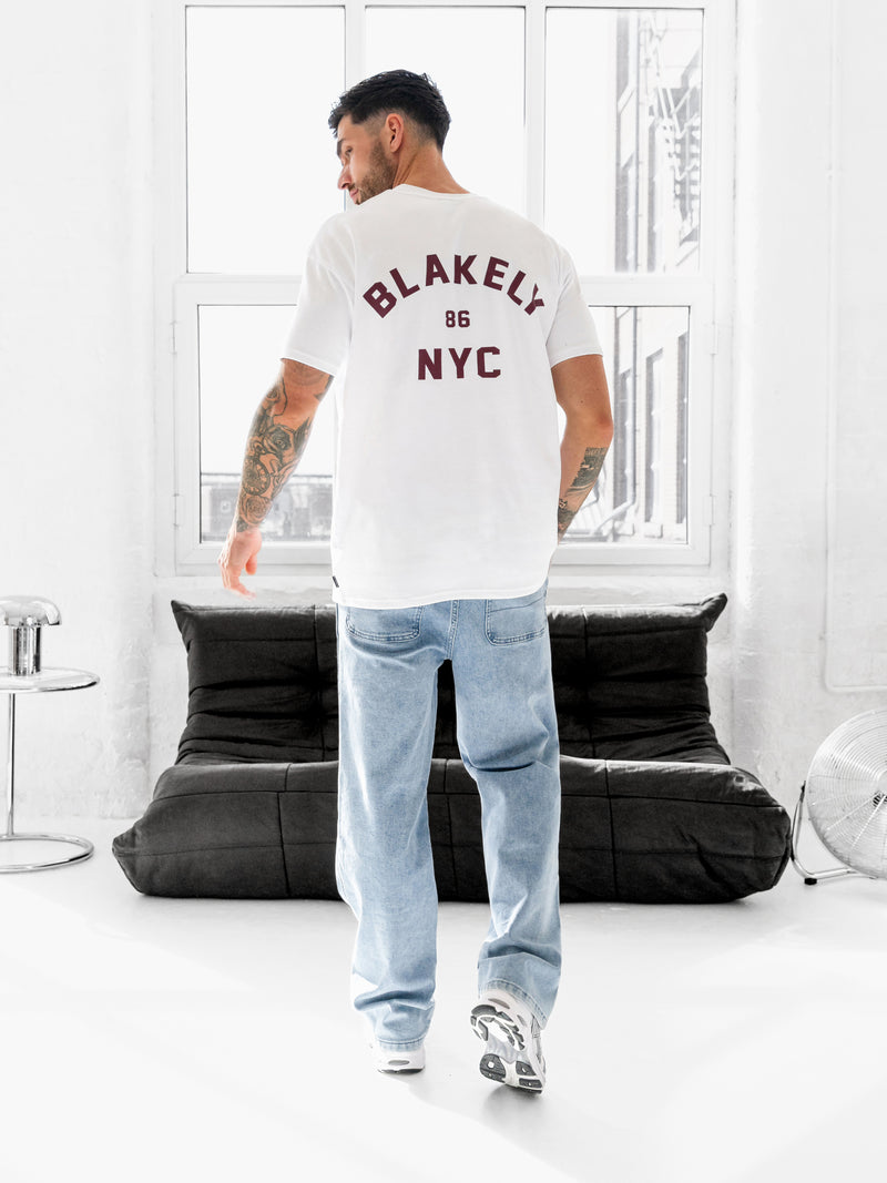 NYC Relaxed T-Shirt - Weiß und dunkles Burgunderrot
