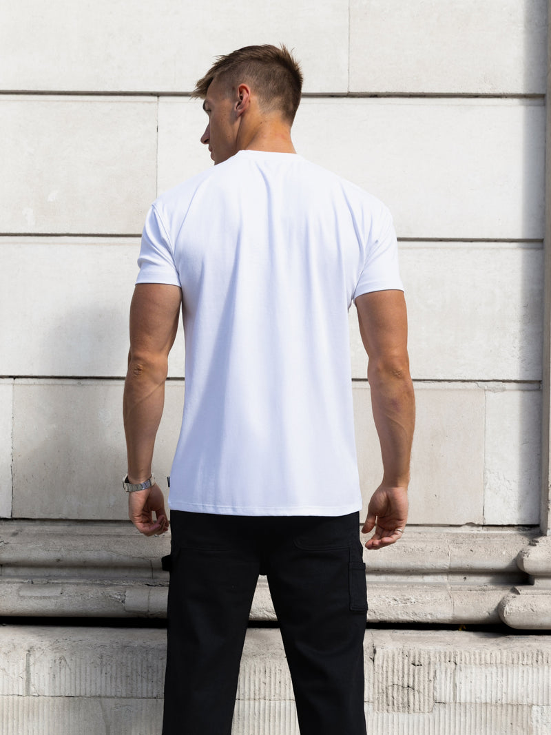 Raife Relaxed T-Shirt - Weiß & Burgund