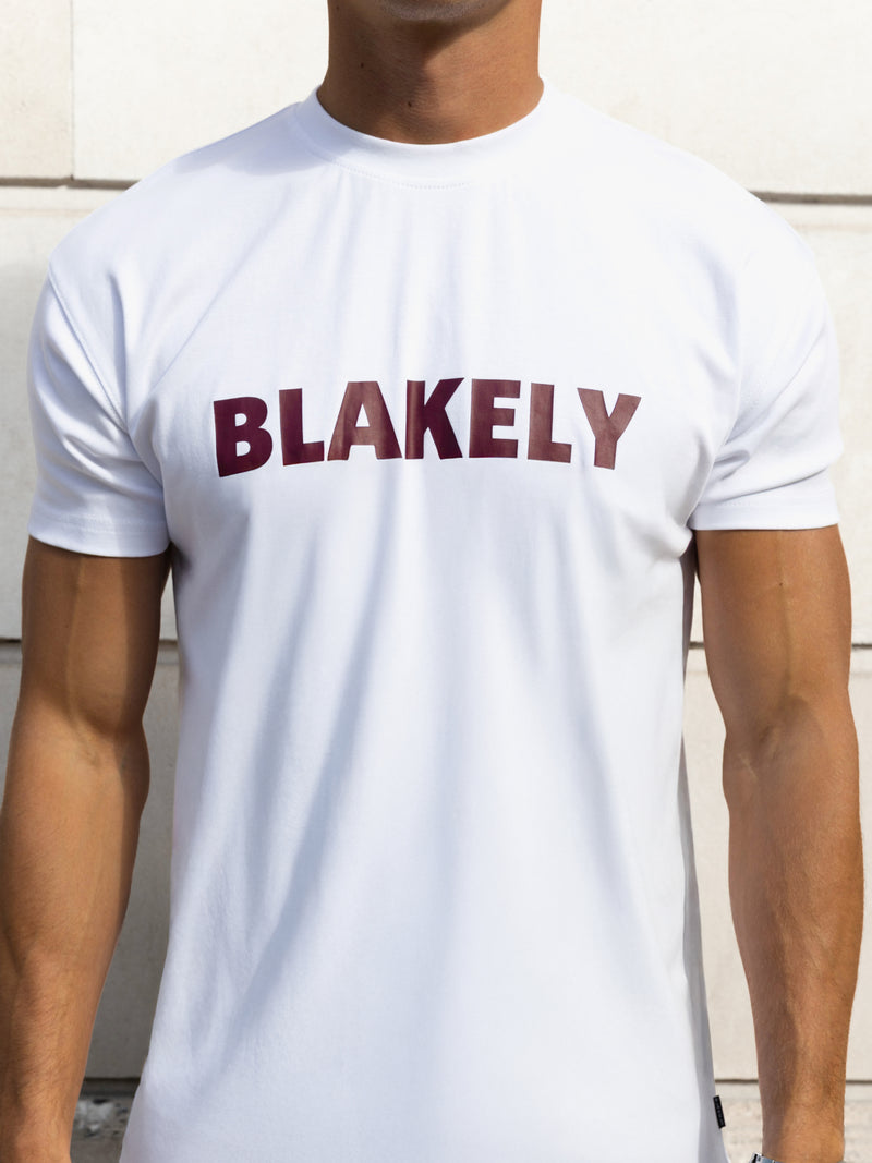 Raife Relaxed T-Shirt - Weiß & Burgund