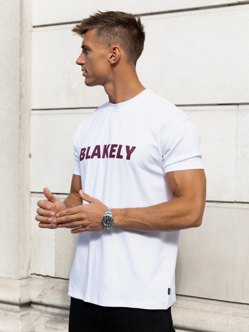 Raife Relaxed T-Shirt - Weiß & Burgund