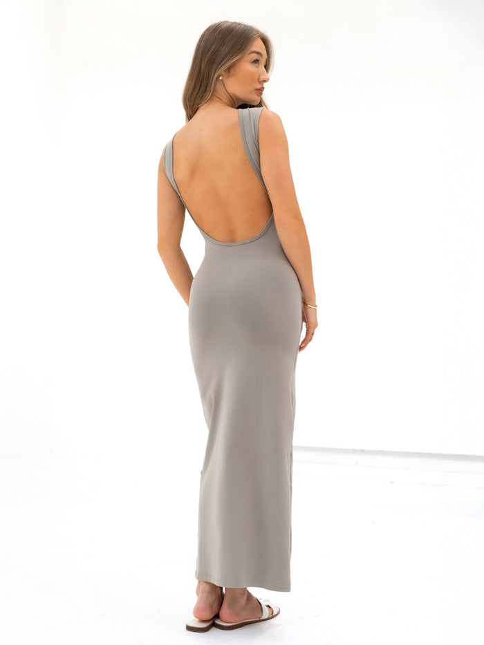 Solea Backless Maxi Dress - Neutrales Grau