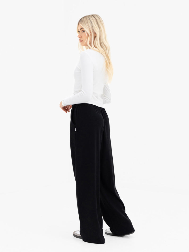 Ebony Button Up Cardigan - Warm wit