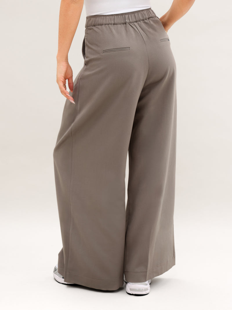 Blakely Basic Tailored Trousers - Light Brown