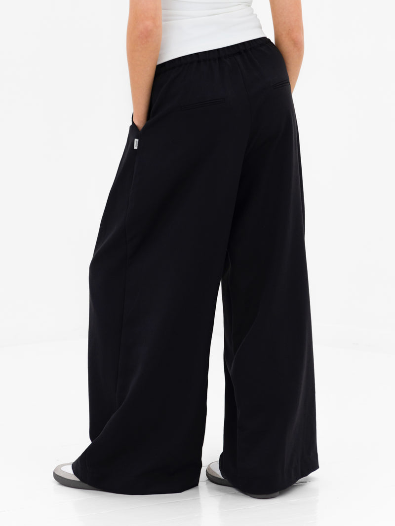Ali Pleated Trousers - Zwart