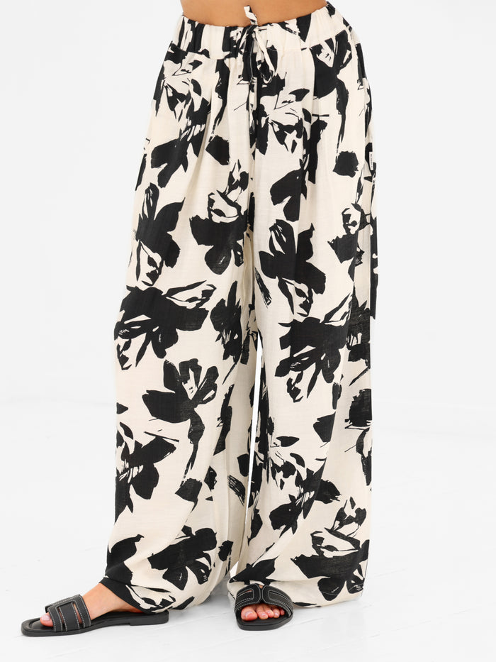 *INÉDIT* 4689 Jambe large à imprimé abstrait pour femmes -  Blanche/Noire Modèle