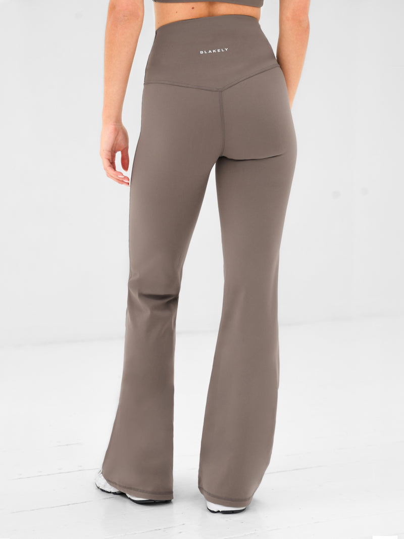 Ultimate Ruched Flares - Aschbraun