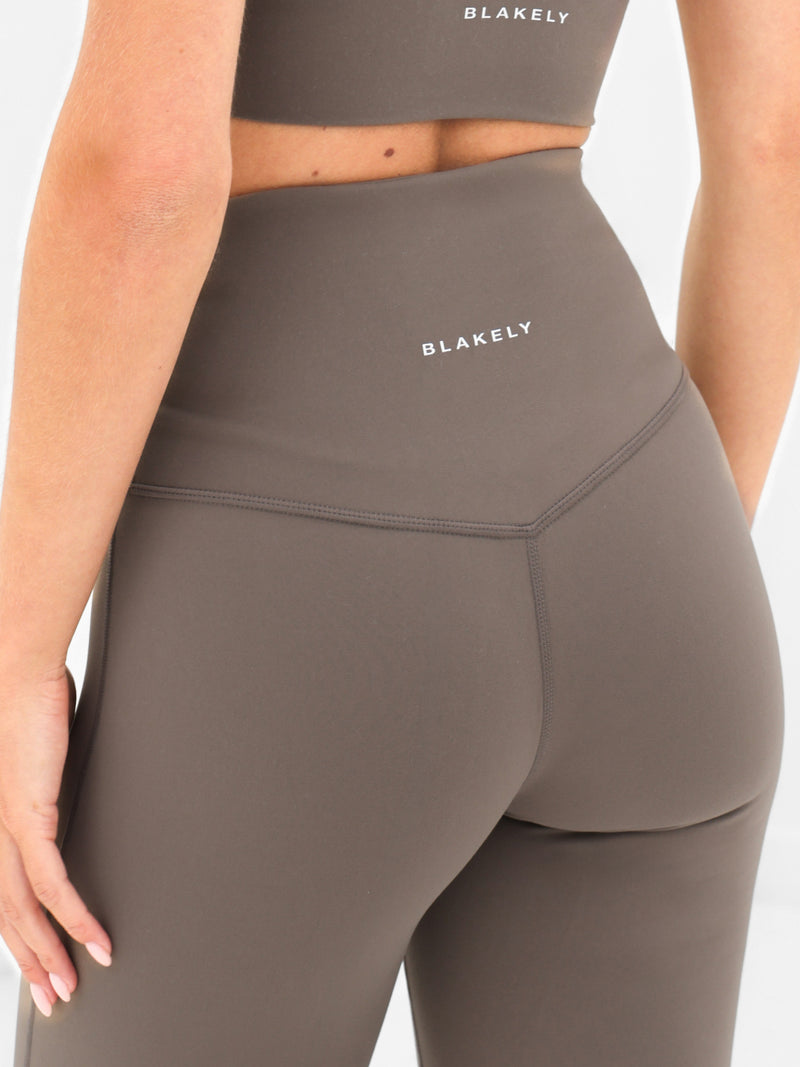 Ultimate Ruched Flares - Aschbraun