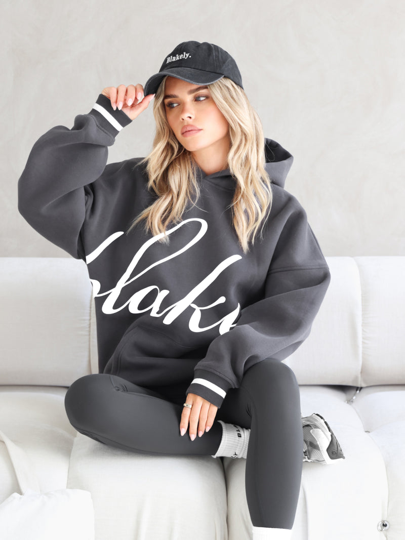 Margot Script Oversized Hoodie - Holzkohle
