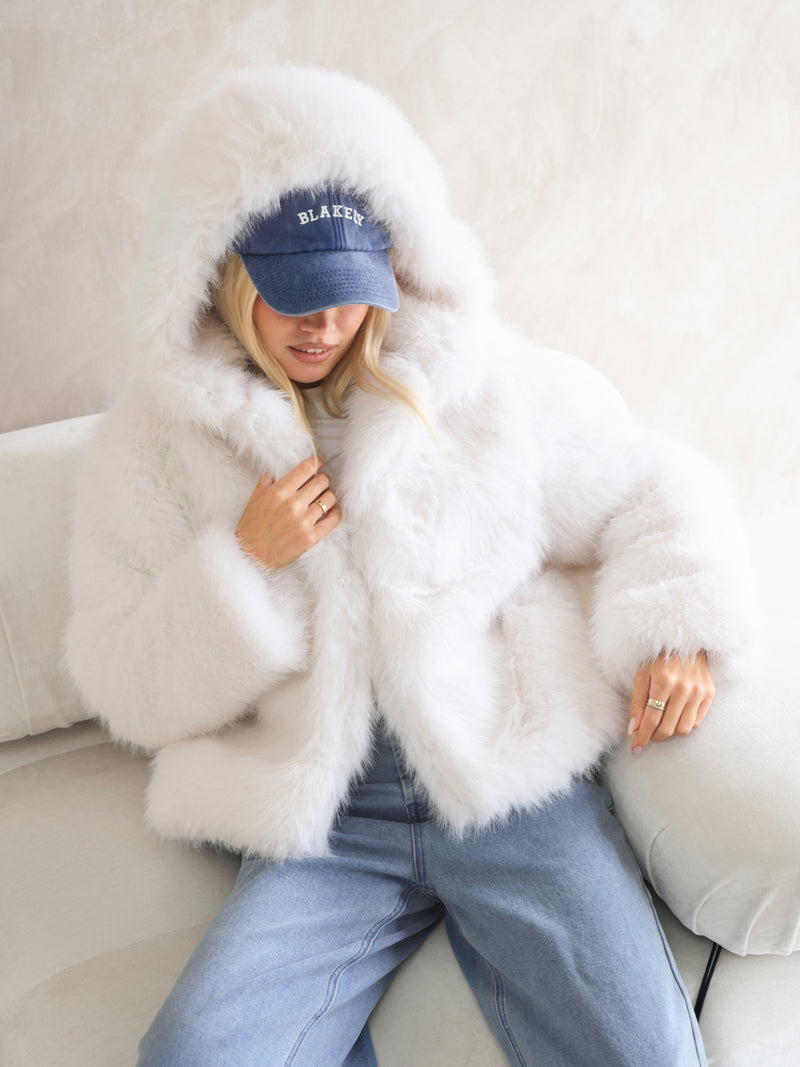 Gigi Faux Fur Hooded Coat - Cremefarben
