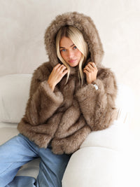 Gigi Faux Fur Hooded Coat - Marron clair