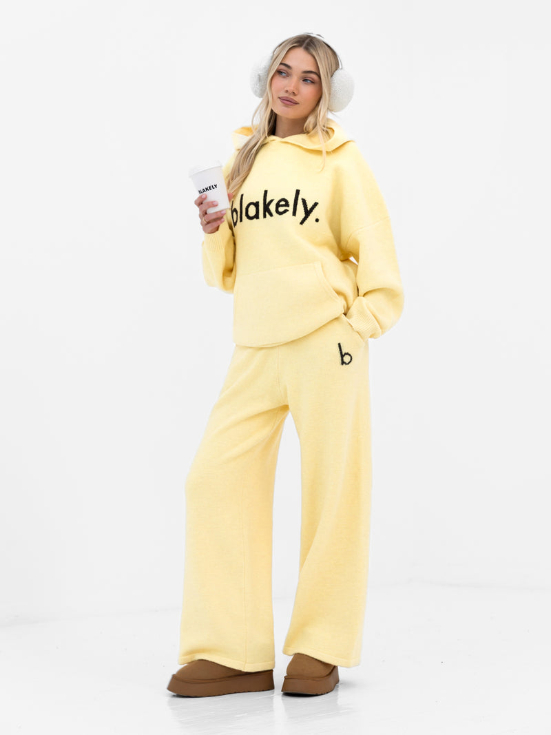 Mabel Oversized Knitted Hoodie - Buttergelb