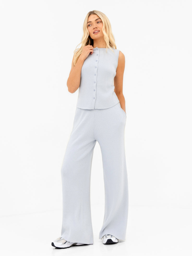Zoey Ribbed Button Up Top - Babyblau