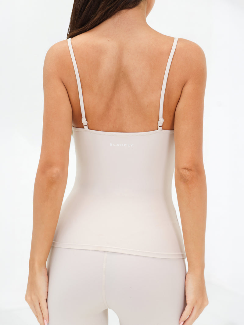 Ultimate Crossover Active Vest - Taupe doux