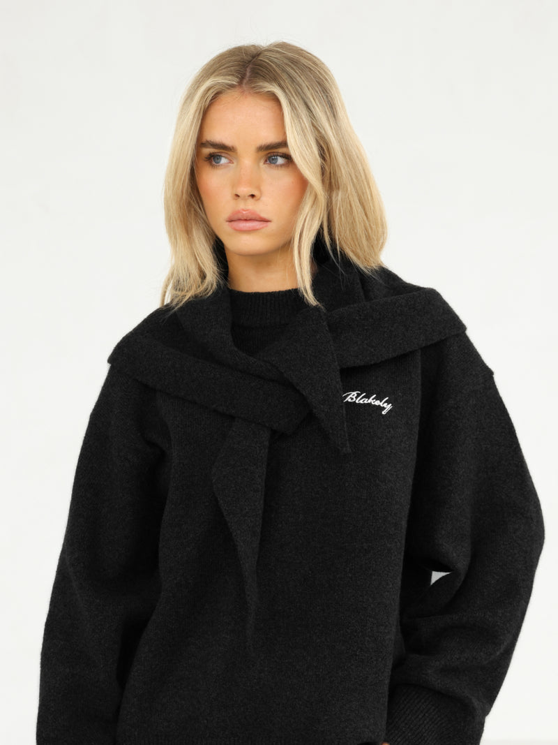 Label Knitted Triangle Scarf - Zwart