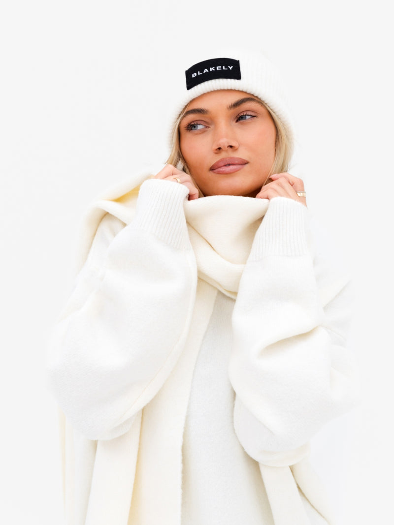 Label Knit Beanie - Creme