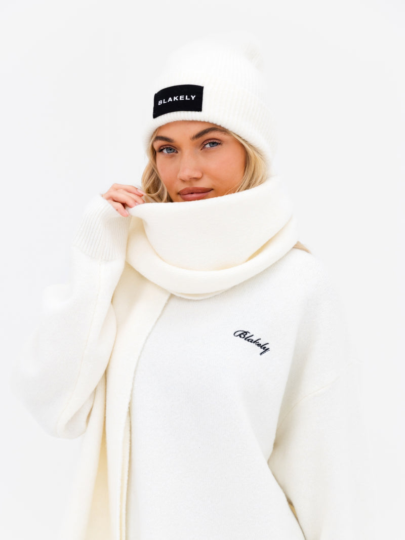 Label Knitted Scarf - Creme