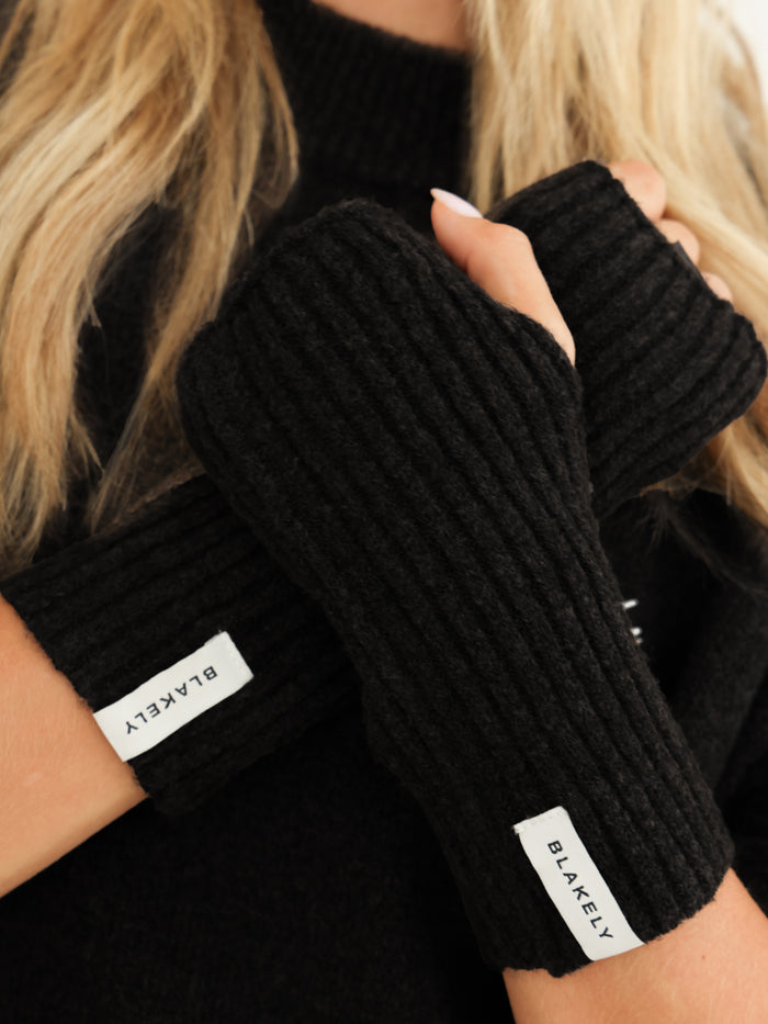Label Knitted Wrist Warmers - Schwarz