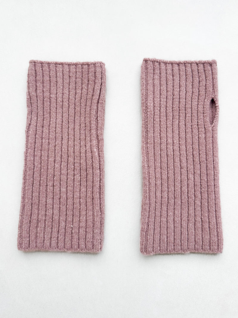 Label Knitted Wrist Warmers - Stoffig roze