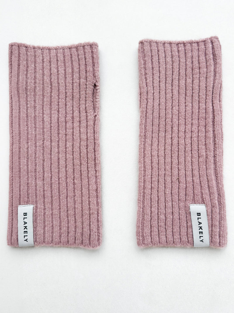 Label Knitted Wrist Warmers - Stoffig roze
