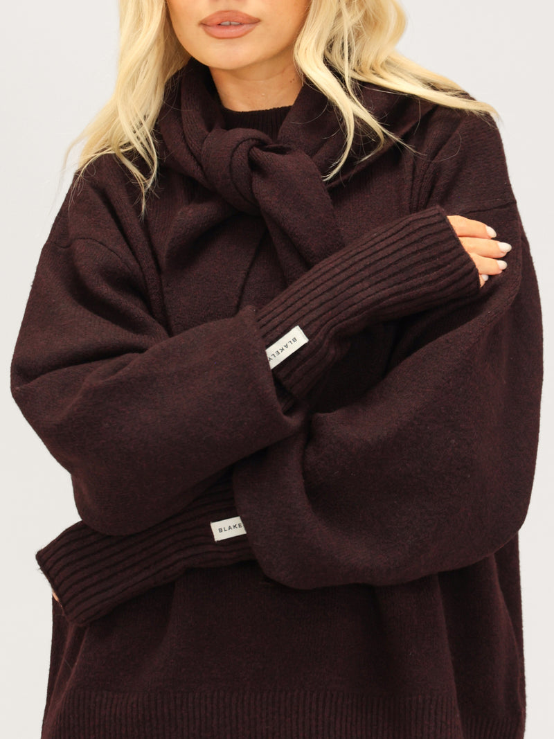 Label Knitted Wrist Warmers - Dunkle Maulbeere