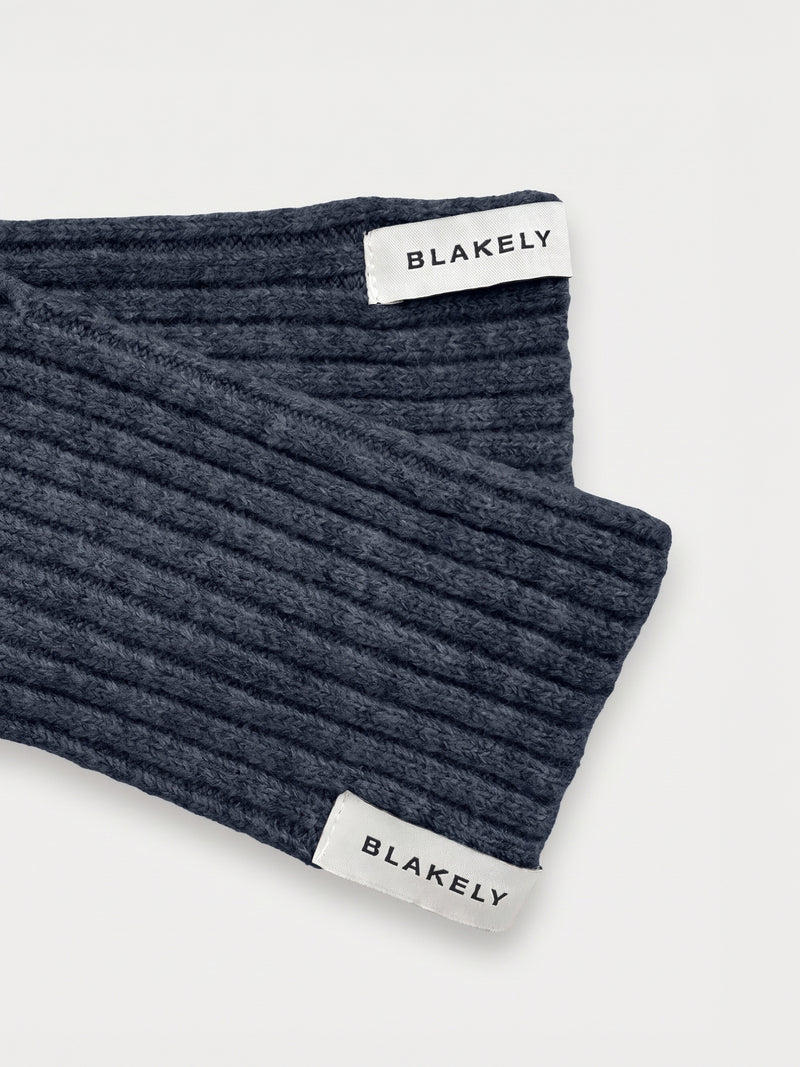 Label Knitted Wrist Warmers - Echte Marine
