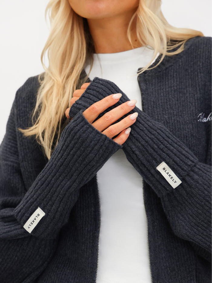 Label Knitted Wrist Warmers - Echte Marine