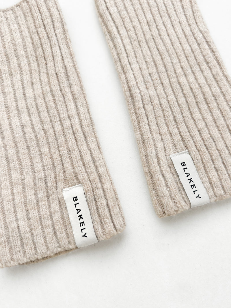 Label Knitted Wrist Warmers - Geröstetes Taupe